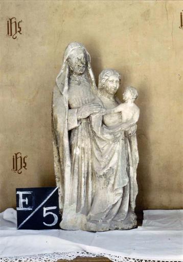 groupe sculpté : Sainte Anne, la Vierge à l'Enfant - © Ministère de la Culture (France), Médiathèque du patrimoine et de la photographie (objets mobiliers), tous droits réservés