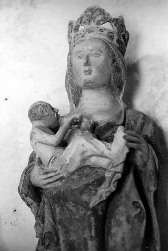 statue : Vierge à l'Enfant, détail