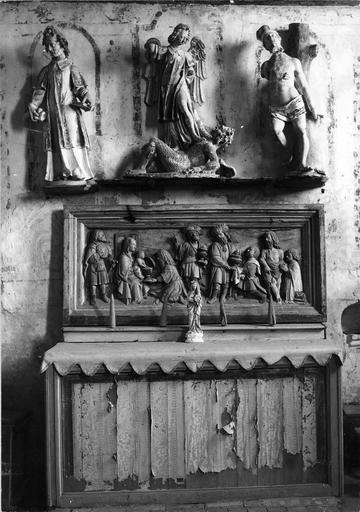 bas-relief : L'Adoration des Mages, statues inscrites en 1975