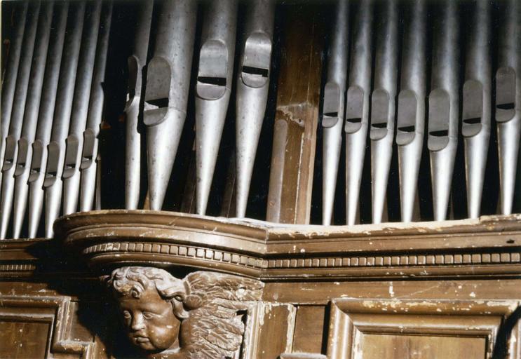 buffet d'orgue provenant du prieuré de Château-l'Hermitage