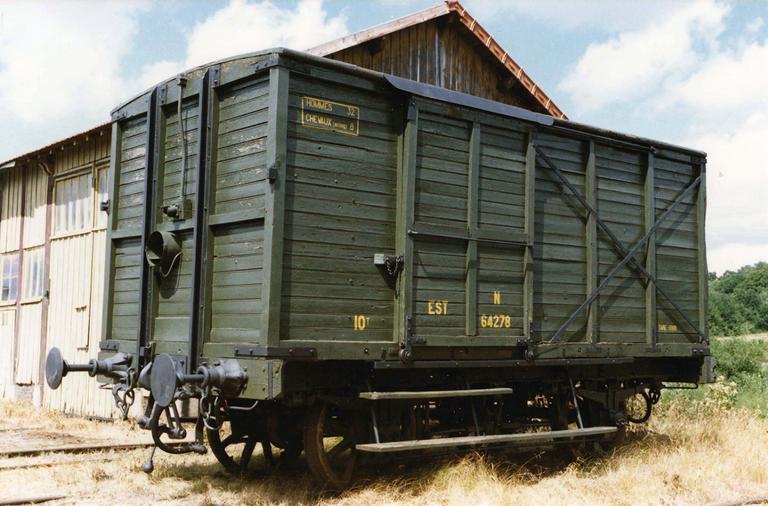 wagon fourgon N 64 278