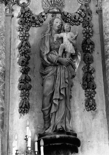 statue : Vierge à l'Enfant