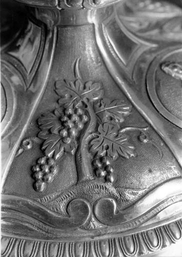 calice, détail du pied - © Ministère de la Culture (France), Médiathèque du patrimoine et de la photographie (objets mobiliers), tous droits réservés