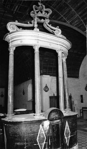 maître-autel et son baldaquin ou ciborium - © Ministère de la Culture (France), Médiathèque du patrimoine et de la photographie (objets mobiliers), tous droits réservés