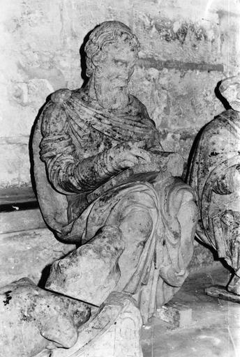 statue d'évangéliste provenant de l'ancien jubé