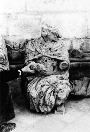 statue d'évangéliste provenant de l'ancien jubé