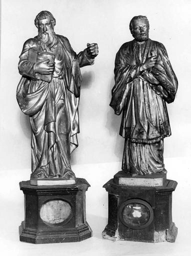 2 statuettes-reliquaires : Saint Mathieu ?, Saint Amatre d'Auxerre - © Ministère de la Culture (France), Médiathèque du patrimoine et de la photographie (objets mobiliers), tous droits réservés
