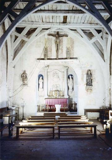 vue intérieure avec le retable du maître-autel