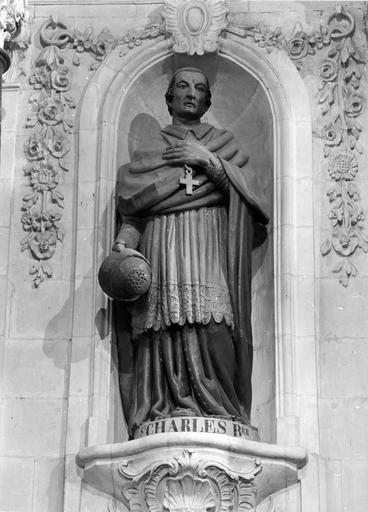 statue du retable du maître-autel : saint Charles Borromée