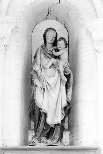 statue : Vierge à l'Enfant