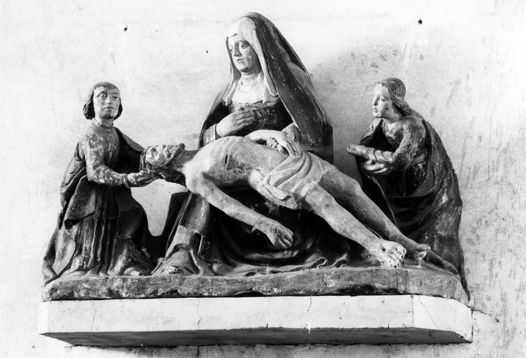 groupe sculpté : Vierge de Pitié entre saint Jean et une sainte femme