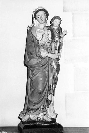 statue : Vierge à l'Enfant - © Ministère de la Culture (France), Médiathèque du patrimoine et de la photographie (objets mobiliers), tous droits réservés