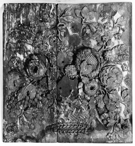 panneau avec corbeilles de fleurs