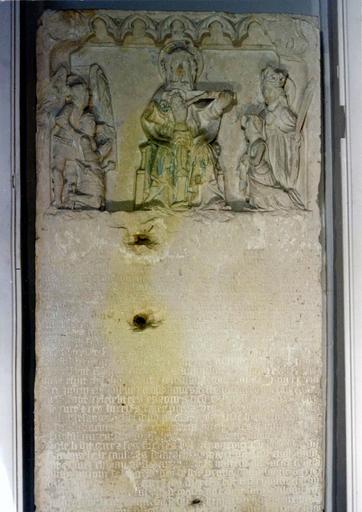 monument commémoratif de donation d'Adam de Glennes, seigneur de Salles, et de la Roche de Mayet, et de sa femme, Jeanne Savary - © Ministère de la Culture (France), Médiathèque du patrimoine et de la photographie (objets mobiliers), tous droits réservés