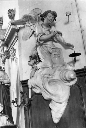 statue : ange adorateur