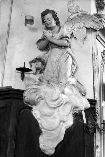 statue : ange adorateur