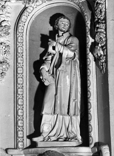 statue du retable : saint Etienne