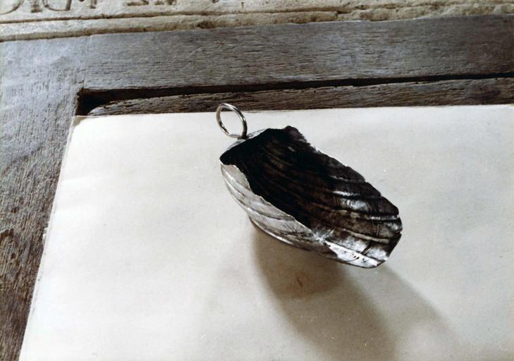 fonts baptismaux (coquille des fonts baptismaux) - © Ministère de la Culture (France), Médiathèque du patrimoine et de la photographie (objets mobiliers), tous droits réservés