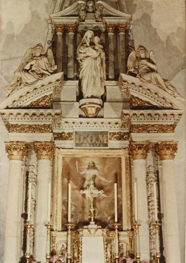 retable du maître-autel, tableau : La Résurrection, 3 statues : Vierge à l'Enfant, Anges adorateurs, tabernacle - © Ministère de la Culture (France), Médiathèque du patrimoine et de la photographie (objets mobiliers), tous droits réservés