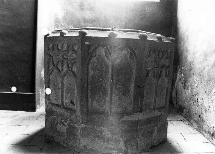 fonts baptismaux (cuve baptismale)