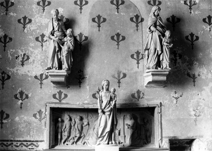 croisillon sud, mur Est : Vierge à l'Enfat, haut-relief de la naissance du Christ, groupes sculptés : saint Joseph et l'Enfant, Education de la Vierge - © Ministère de la Culture (France), Médiathèque du patrimoine et de la photographie (objets mobiliers), tous droits réservés