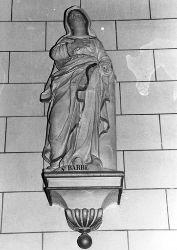 statue : Sainte Barbe