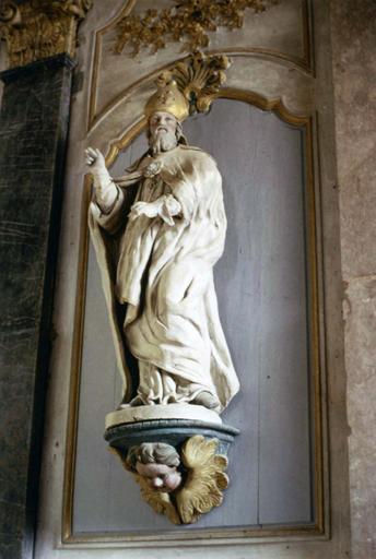 2 statues : Saint Germain, Saint Pierre