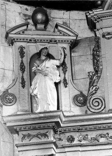 statue du retable du maître-autel : Saint Maixent ? - © Ministère de la Culture (France), Médiathèque du patrimoine et de la photographie (objets mobiliers), tous droits réservés