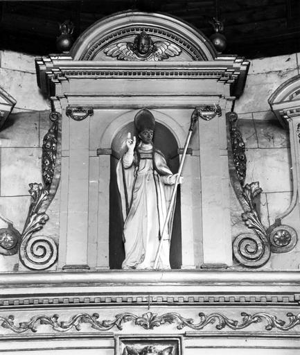 statue du retable du maître-autel : Saint ? - © Ministère de la Culture (France), Médiathèque du patrimoine et de la photographie (objets mobiliers), tous droits réservés