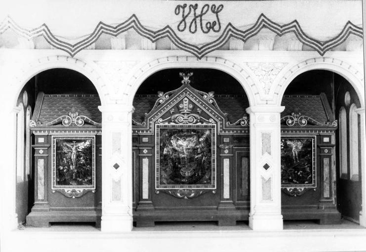 plaques émaillées ornant la châsse de saint Julien
