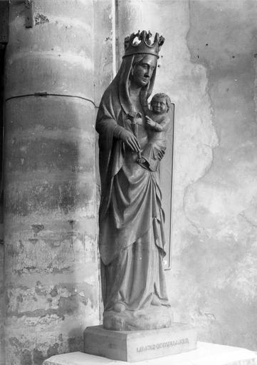 statue : Vierge à l'Enfant - © Ministère de la Culture (France), Médiathèque du patrimoine et de la photographie (objets mobiliers), tous droits réservés