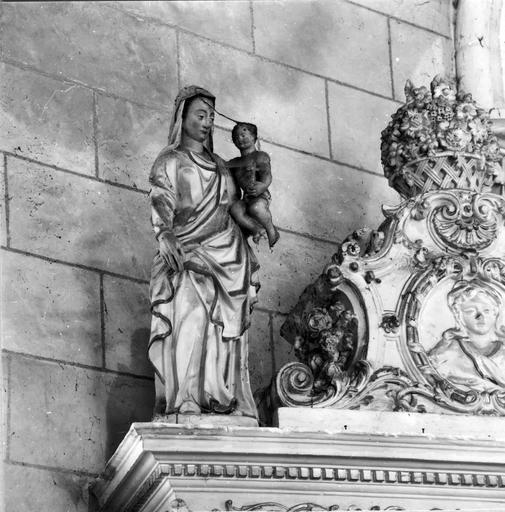 retable latéral nord, autel de la Vierge