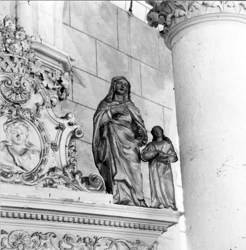 groupe sculpté : Education de la Vierge