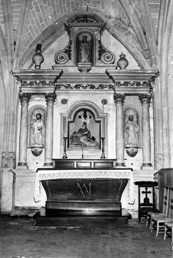 retable latéral dédié à la Vierge, groupe sculpté : Vierge de pitié