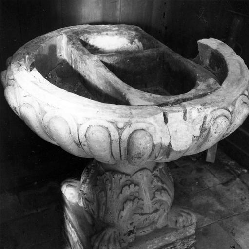 fonts baptismaux - © Ministère de la Culture (France), Médiathèque du patrimoine et de la photographie (objets mobiliers), tous droits réservés