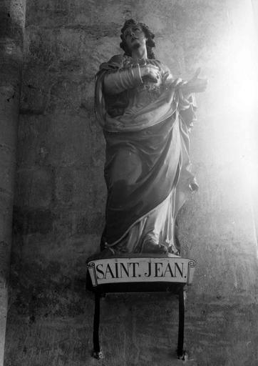 2 statues : La Vierge des douleurs, Saint Jean