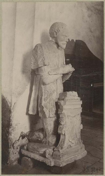 statue funéraire (grandeur nature)