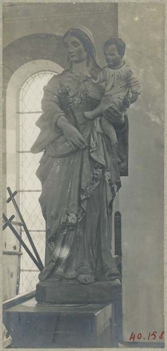 statue : Vierge à l'Enfant