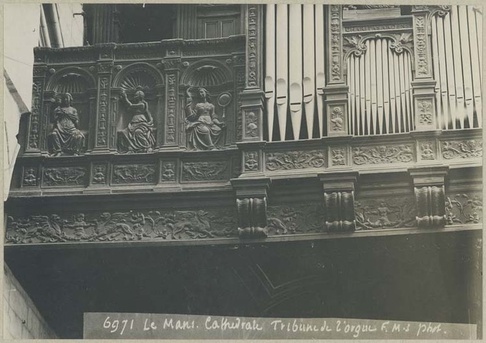 orgue de tribune : buffet d'orgue, vue partielle