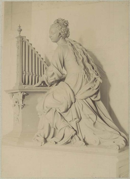 statue : Sainte Cécile jouant de l'orgue