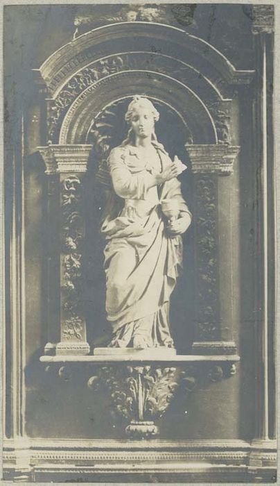 statue : Sainte Madeleine