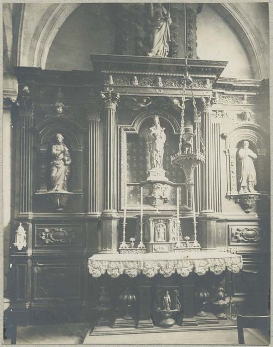 retable de la chapelle de la Vierge, bas-relief, statues : Vierge, Sainte Madeleine, Saint François de Sales, Saint Aubin, Louis XIV, Louis XIII, Henri IV