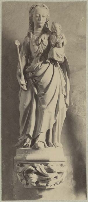 statue : Vierge et l'enfant