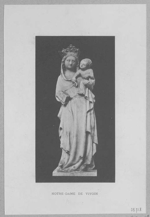 statue : Vierge à l'Enfant