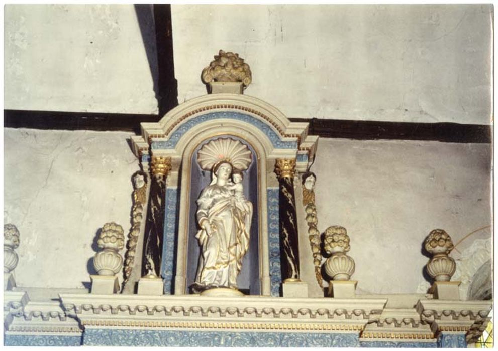 autel latéral nord, retable, tableau : Assomption et deux groupes sculptés : Saint Joseph et l'Enfant et Education de la Vierge - © Ministère de la Culture (France), Médiathèque du patrimoine et de la photographie, diffusion GrandPalaisRmn Photo