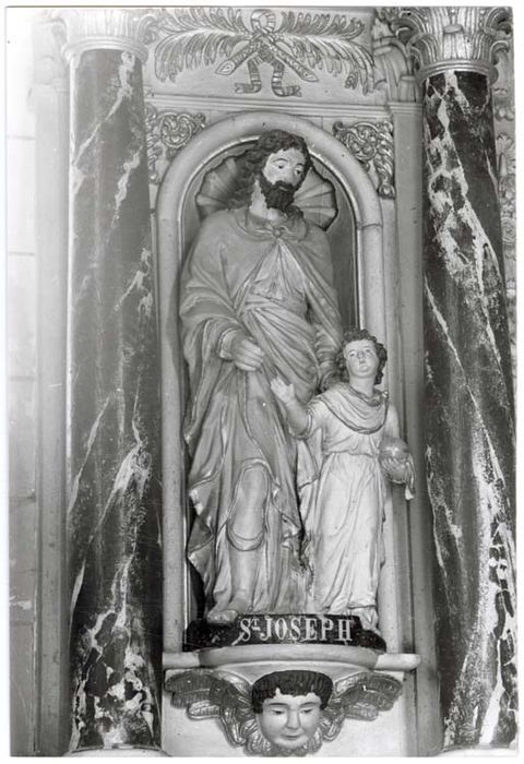 autel latéral nord, retable, tableau : Assomption et deux groupes sculptés : Saint Joseph et l'Enfant et Education de la Vierge