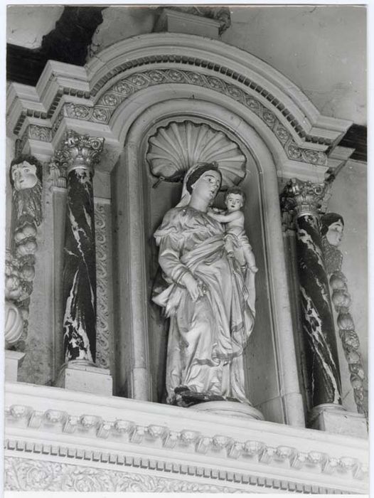 autel latéral nord, retable, tableau : Assomption et deux groupes sculptés : Saint Joseph et l'Enfant et Education de la Vierge