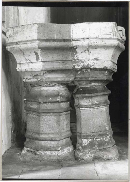 fonts baptismaux - © Ministère de la Culture (France), Médiathèque du patrimoine et de la photographie, diffusion GrandPalaisRmn Photo