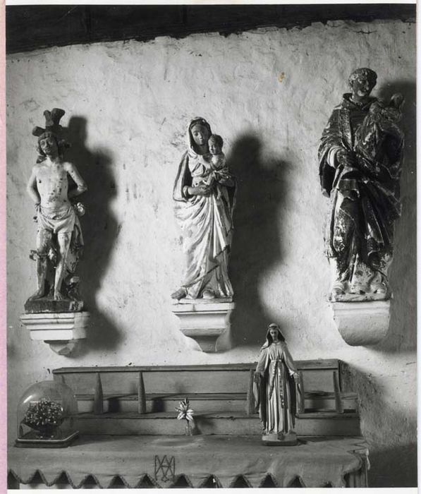 quatre statues : Sainte Hyacinthe de Cracovie, Saint Sébastien, Vierge à l'Enfant, Vierge, 