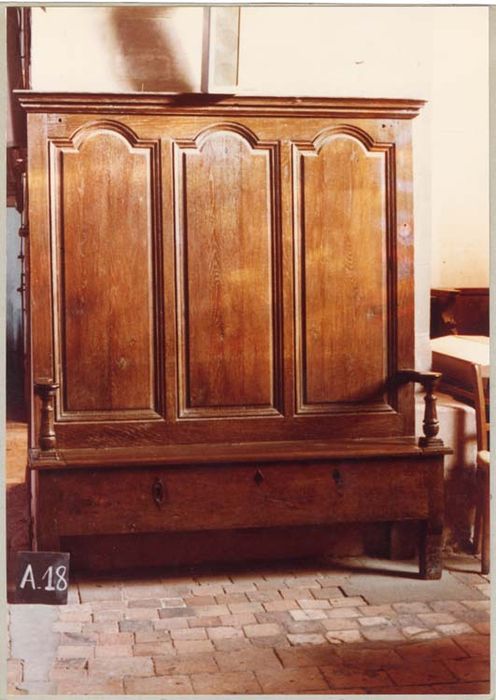 banc d'oeuvre (banc-coffre de fabrique) - © Ministère de la Culture (France), Médiathèque du patrimoine et de la photographie, diffusion GrandPalaisRmn Photo